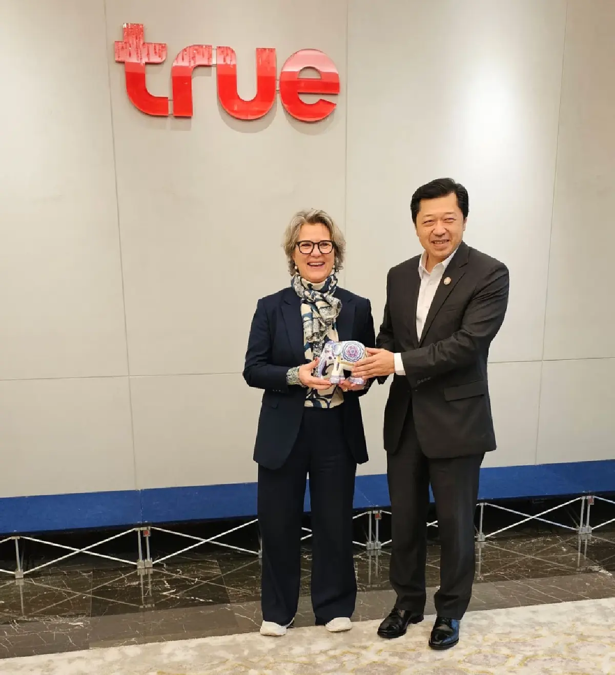 เทเลนอร์ยุติการดำเนินงาน 25 ปีในประเทศไทย และขายหุ้นทรู 24.95% มูลค่ากว่า 1.2 แสนล้าน