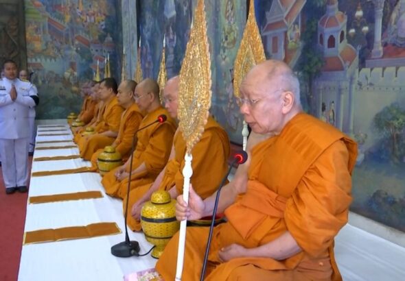 เจ้าคุณพระสินีนาถ พิลาสกัลยาณี เป็นผู้แทนพระองค์ไปในพิธียกฉัตรพระพุทธสยัมภูญาณ ณ วัดไทยกุสินาราเฉลิมราชย์ รัฐอุตตรประเทศ สาธารณรัฐอินเดีย โทรทัศน์รวมการเฉพาะกิจแห่งประเทศไทย รายงาน